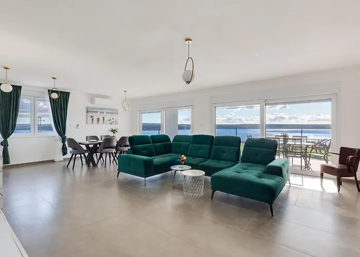 Silencia By Interhome Maslenica