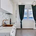 Silencia By Interhome Maslenica