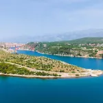 Silencia By Interhome Maslenica