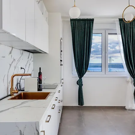 Silencia By Interhome Maslenica