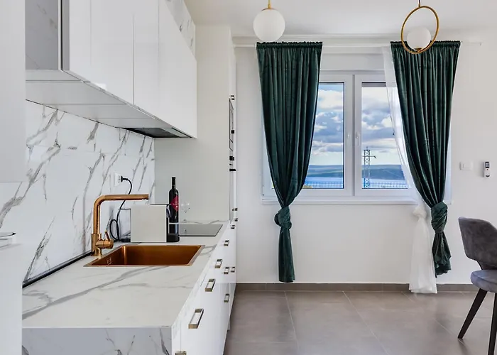 Silencia By Interhome Maslenica