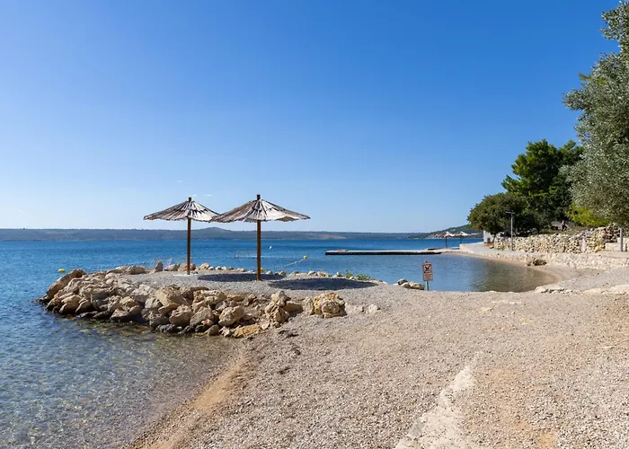 Silencia By Interhome Vila